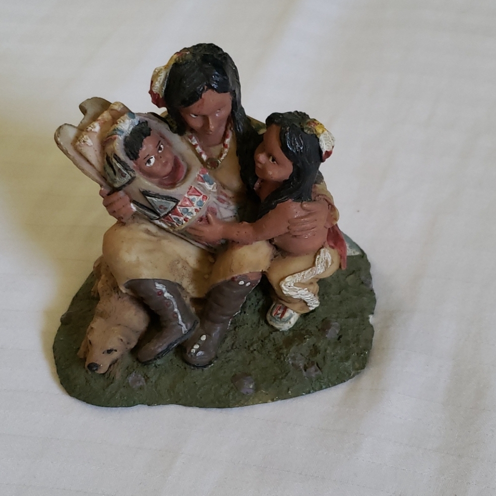 Figurines
